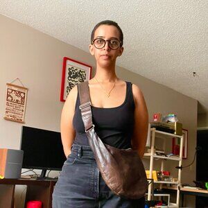 M0851 Leather Crossbody Bag